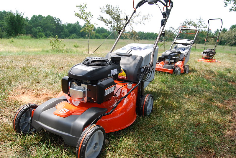 Read more about the article Best Quiet Lawn Mowers to Prevent Noise Pollution